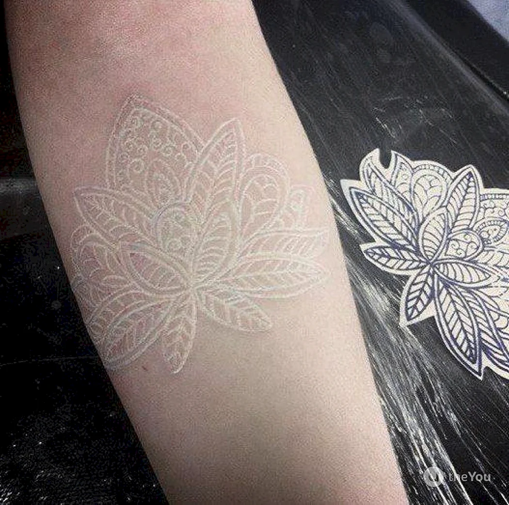 Стоковые фотографии по запросу Lotus tattoo