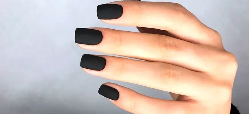 Черные короткие ногти