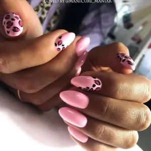 Маникюр розовый леопард
