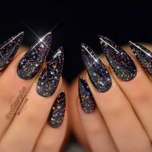 Миндальные ногти с блестками