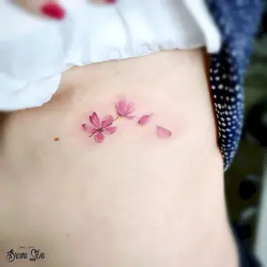 Мини тату цветок Сакуры