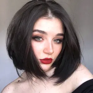 Мишель Алвес черное каре