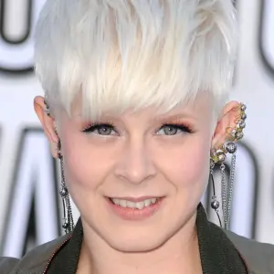 Robyn певица