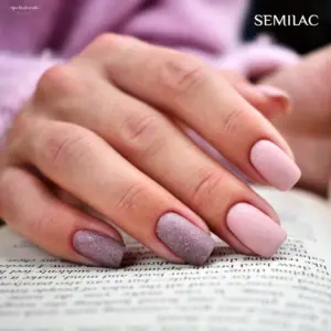 Серо-розовый маникюр