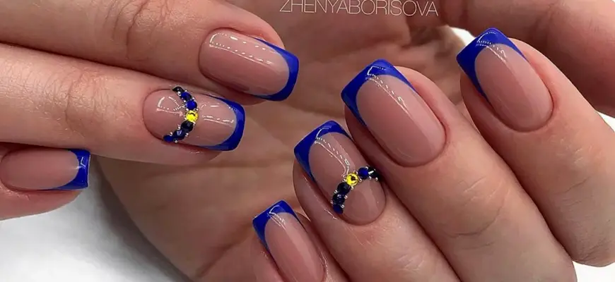 Синий френч на квадратных ногтях