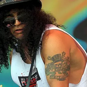 Слэш гитарист Guns n татту