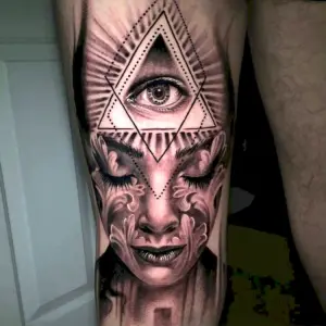 Тату иллюминат