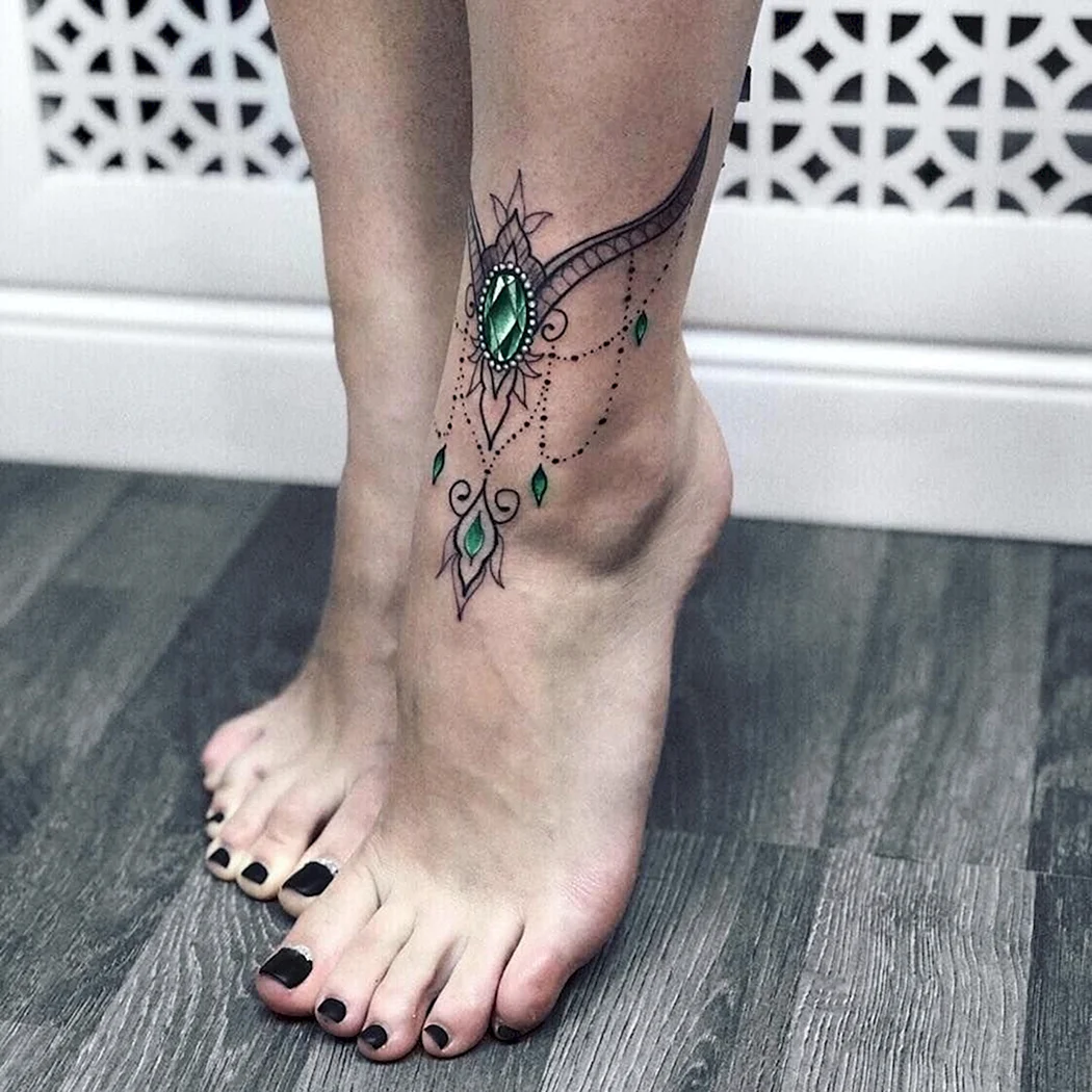 Татуировки на ногах в салоне KOKIN TATTOO