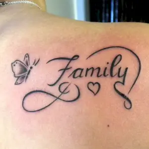 Тату надпись Family