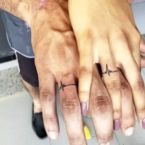 Тату обручальные кольца на пальцах