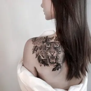 Тату тигр женские