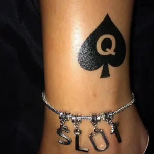 Жена Queen of Spades анклет