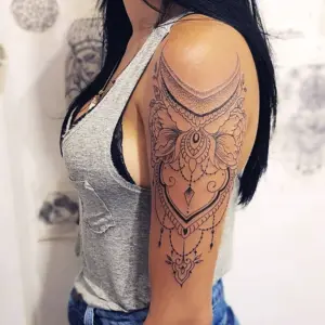 Женская тату
