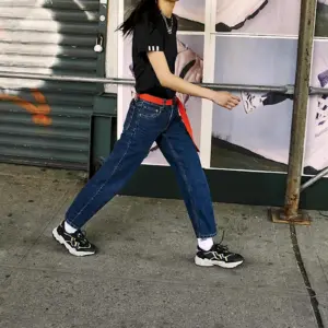 Adidas Ozweego с джинсами