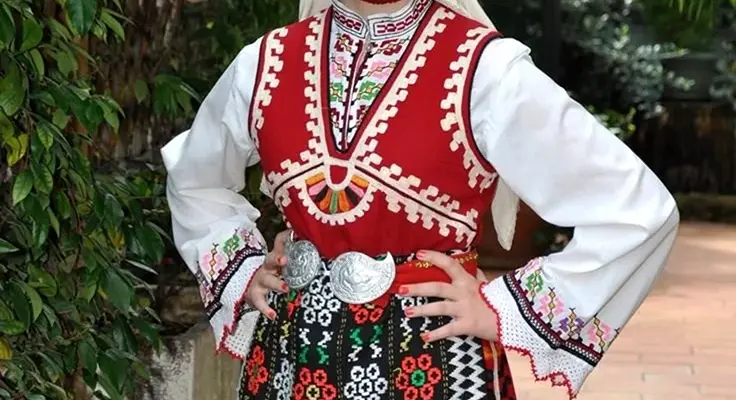 Болгария нац костюм
