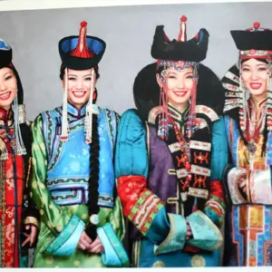 Дэли национальный костюм Монголии