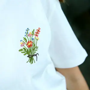 Футболка с вышивкой