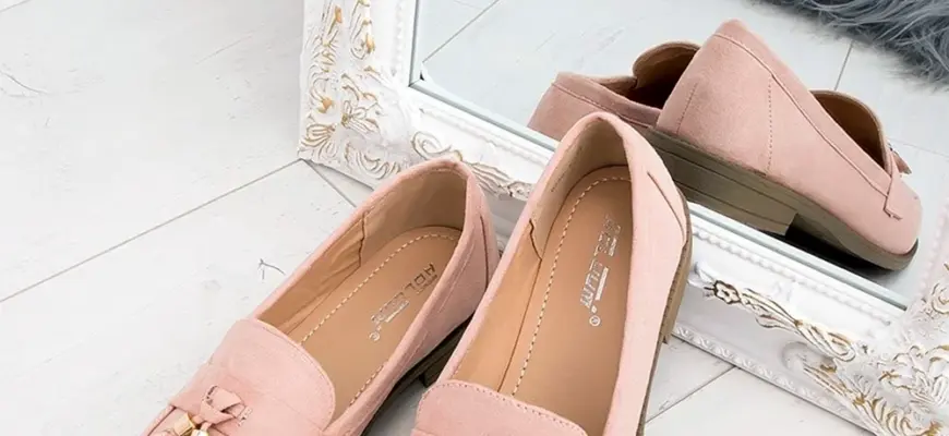 Лоферы Zara пудровый лак