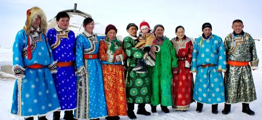 Монгольский халат дээл