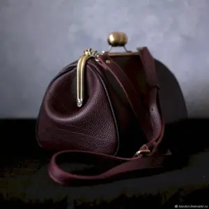 Сумки Aigner ридикюль бордовая Винтаж