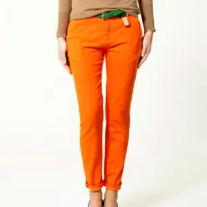 Zara оранжевые брюки